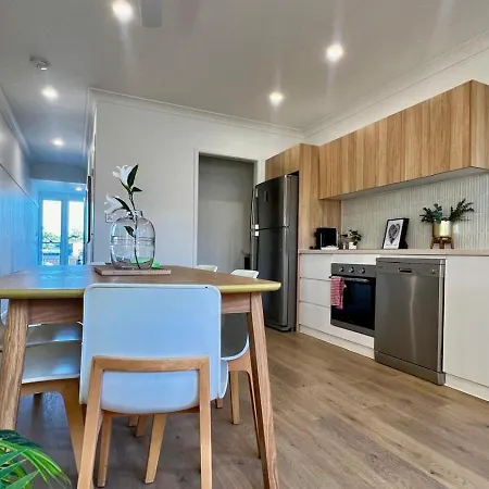 Stylish Beach Retreat Horses & Coastal Charm Redcliffe Exterior photo
