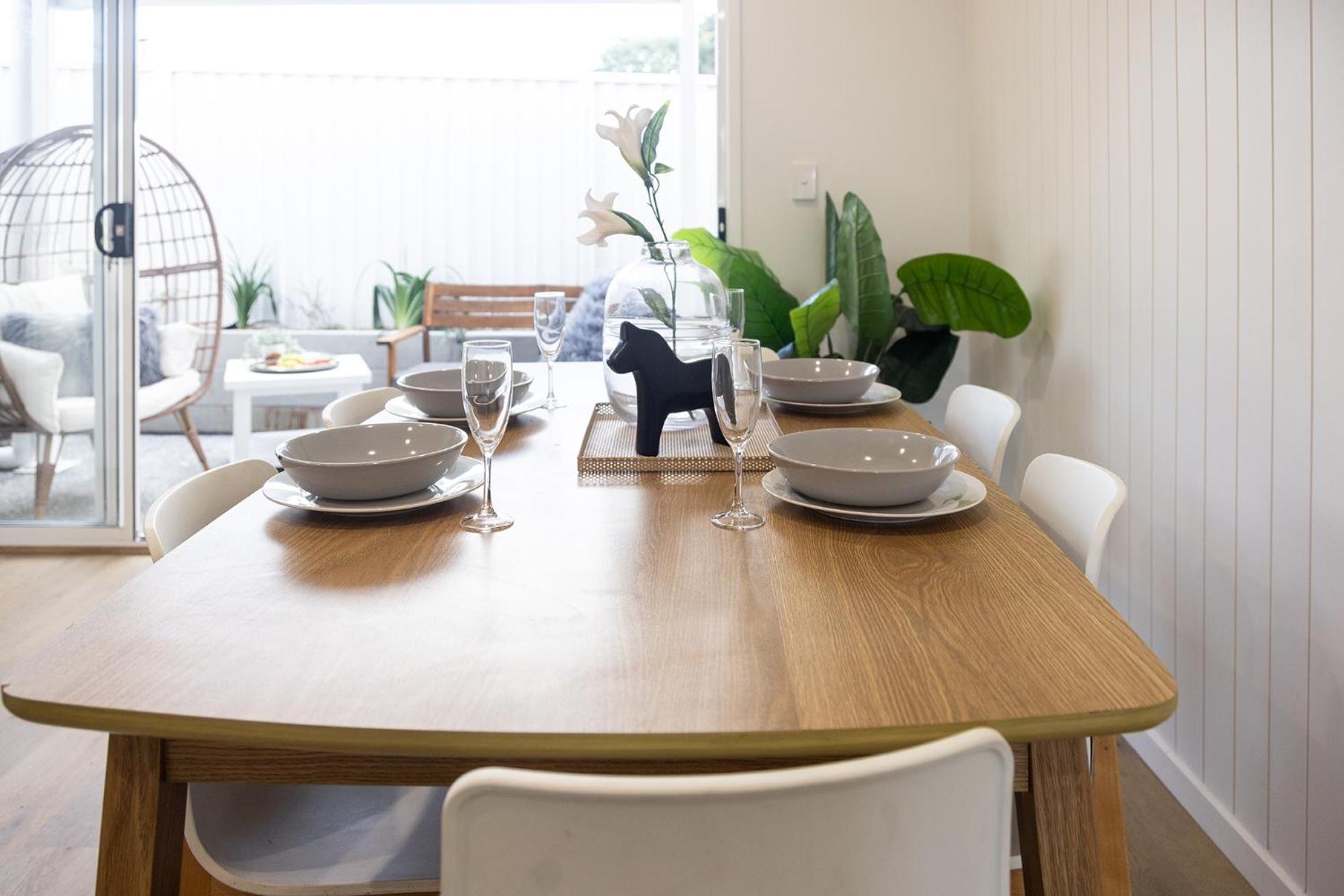 Apartment Stylish Retreat Horses & Coastal Charm