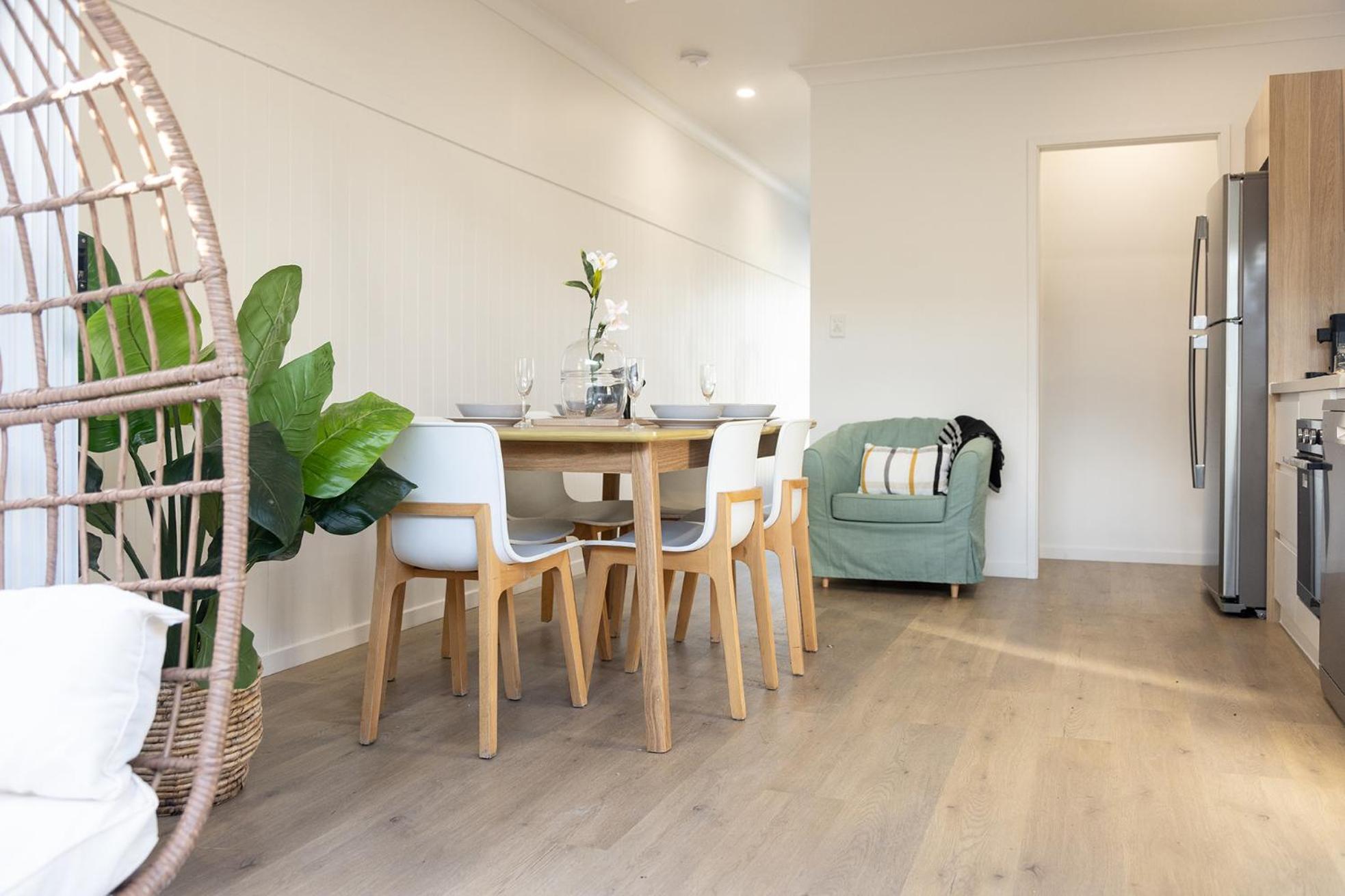 Apartment Stylish Retreat Horses & Coastal Charm
